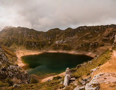 Vista para um dos lagos de saliência, em somiedo