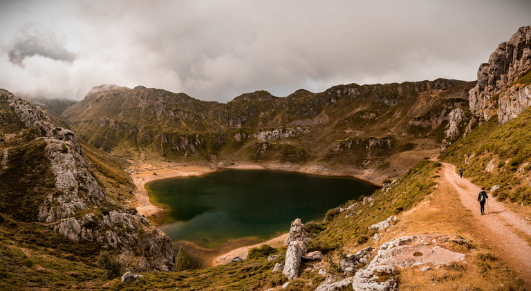 Vista para um dos lagos de saliência, em somiedo